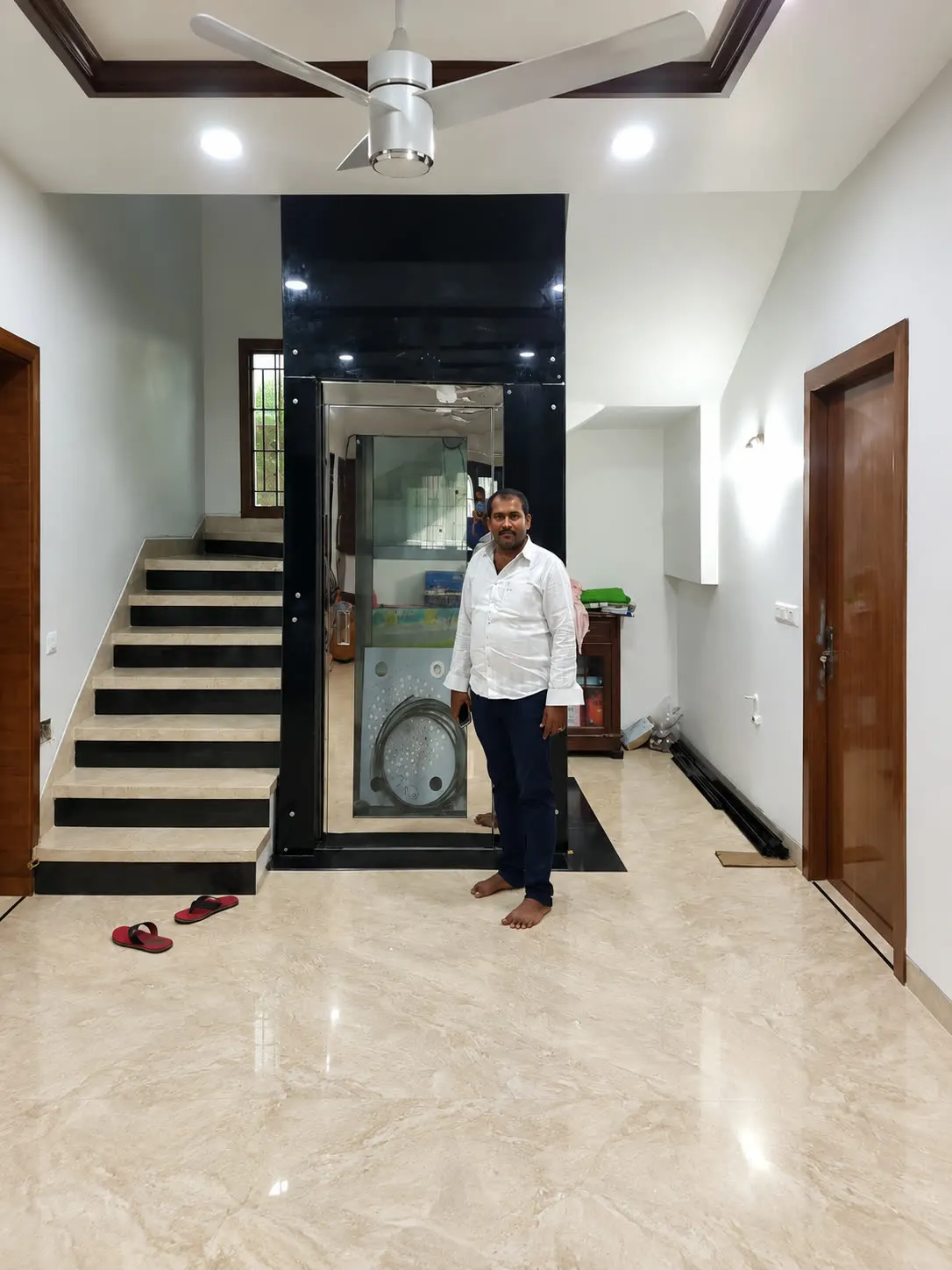 Home lift cabin integrated into a home interior